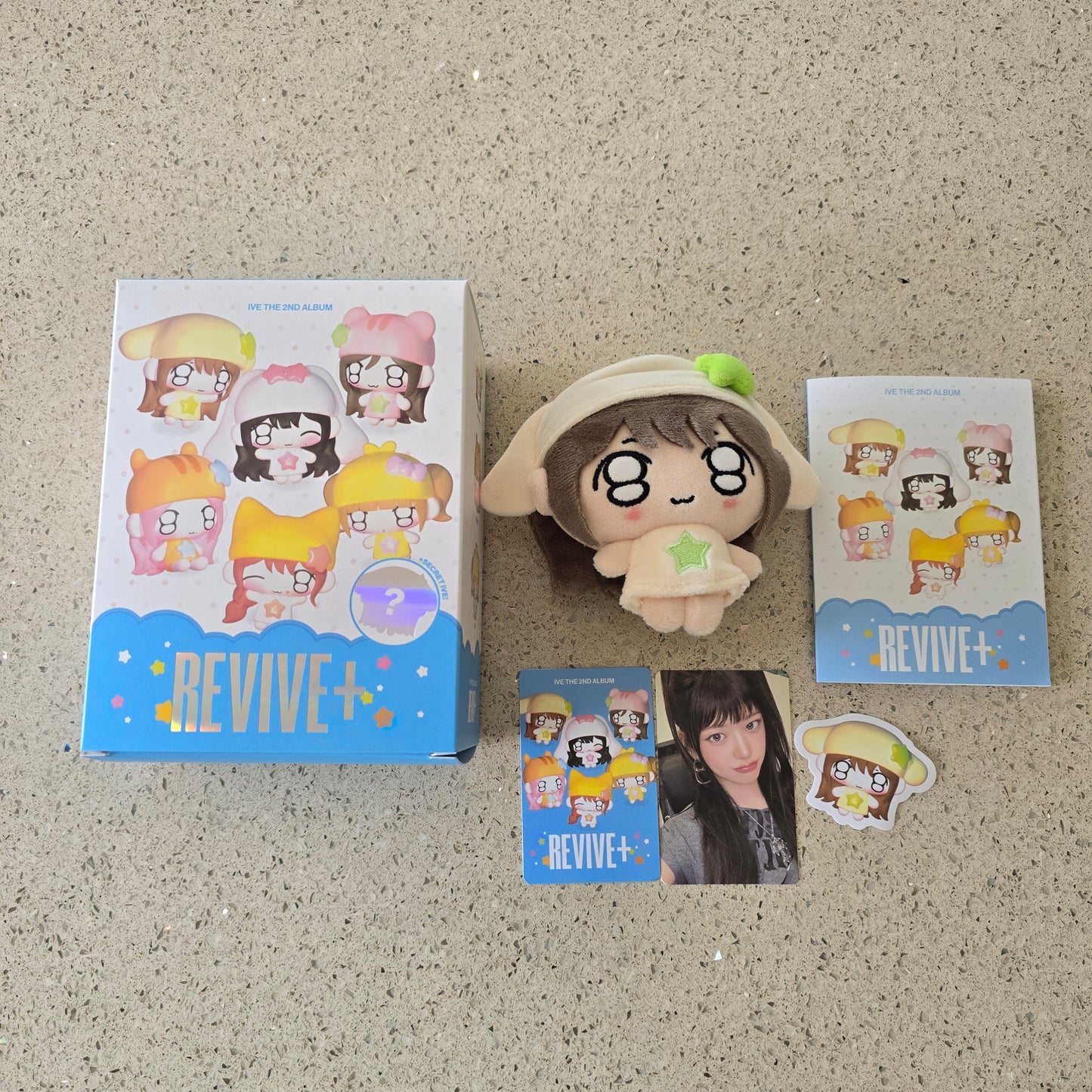 (OPENED) IVE - REVIVE+ (PETIT-IVE VER. - ANYUJIN)