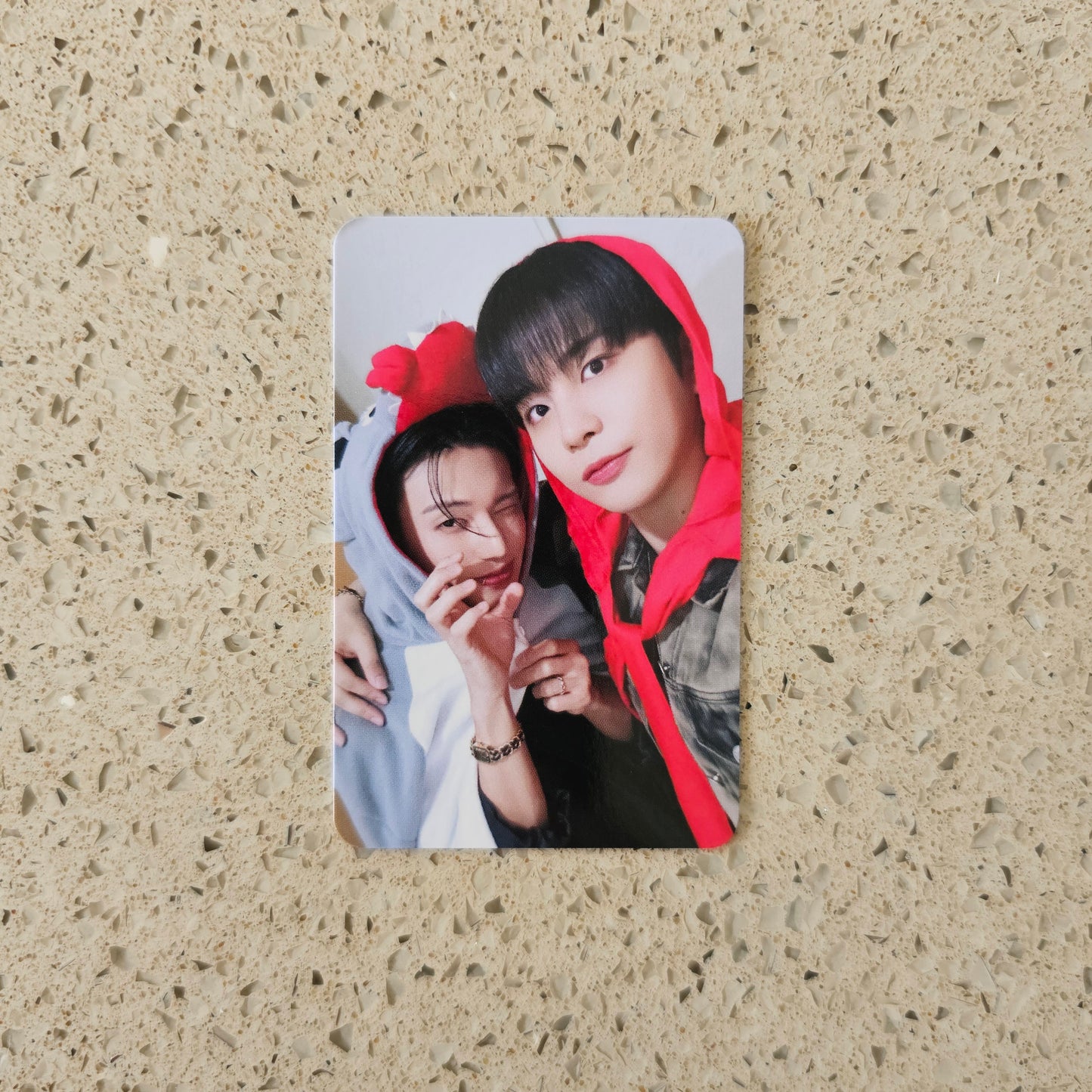 ATEEZ - GOLDEN HOUR MAKESTAR PHOTOCARDS (UNIT RED CAPE & WOLF VER.)