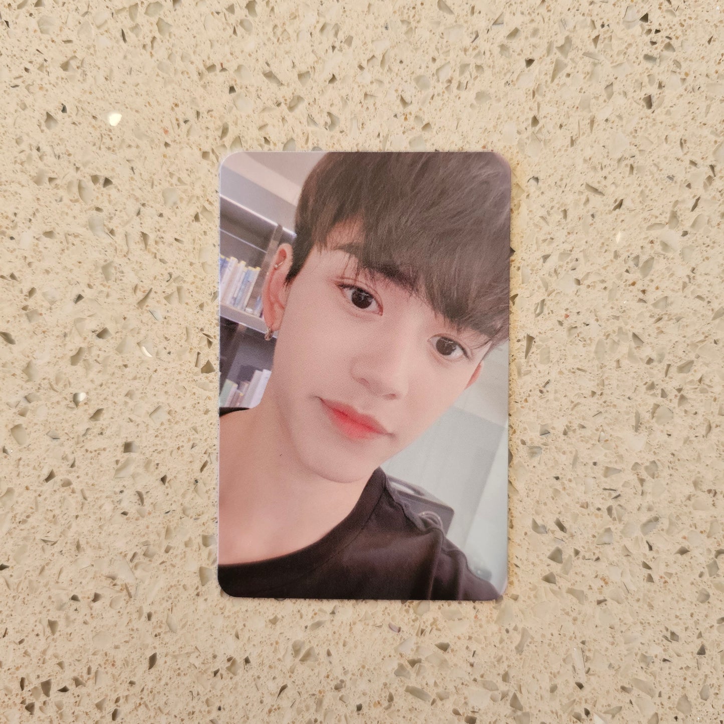 [DAMAGED] WAYV - KICK BACK OWHAT LUCKY DRAW PHOTOCARD (LUCAS VER.)