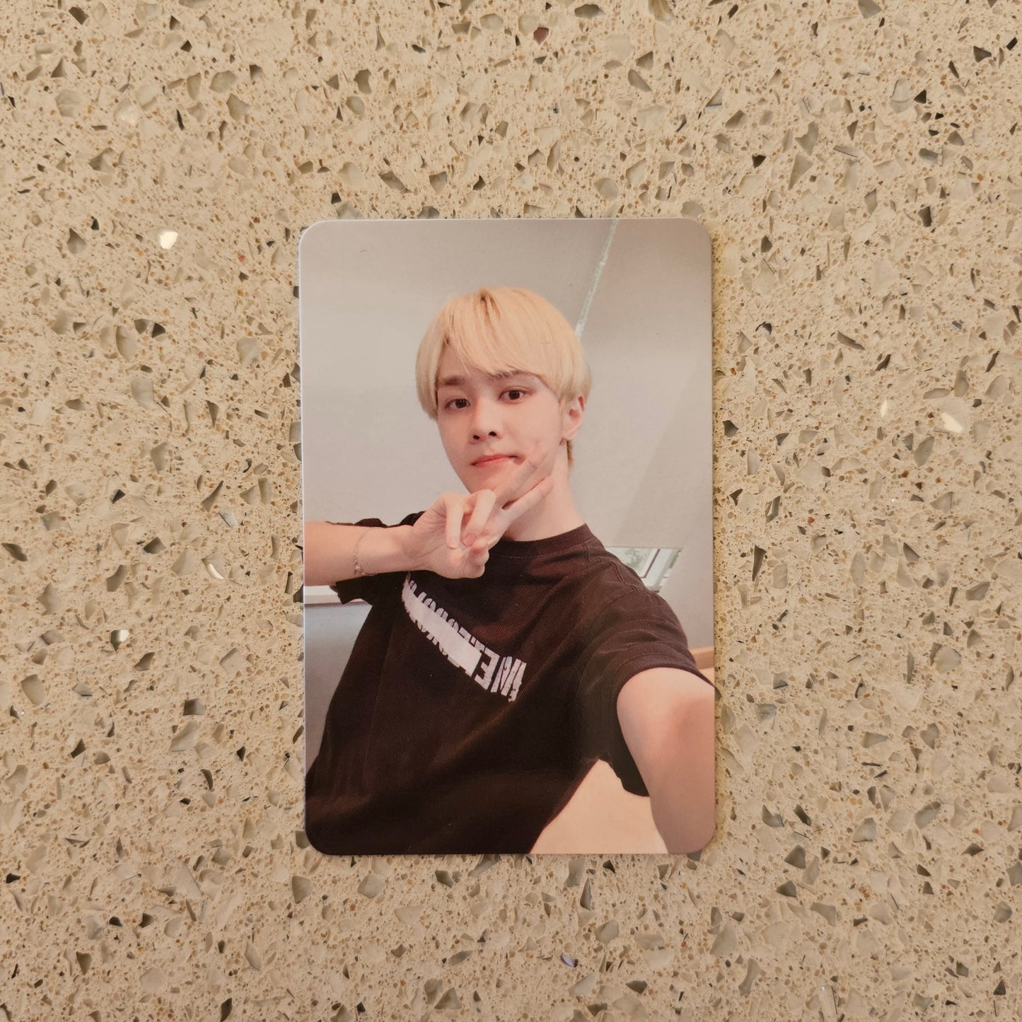 [DAMAGED] WAYV - KICK BACK OWHAT LUCKY DRAW PHOTOCARD (KUN VER.)