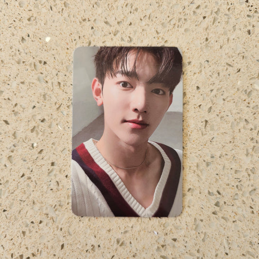 ZEROBASEONE - 1ST GLOBAL OFFICIAL FANCLUB PHOTOCARD (ZHANG HAO VER.)
