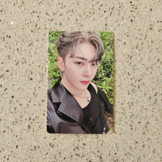 ZEROBASEONE - MELTING POINT PHOTOCARD (MATTHEW - LOYALTY VER.)