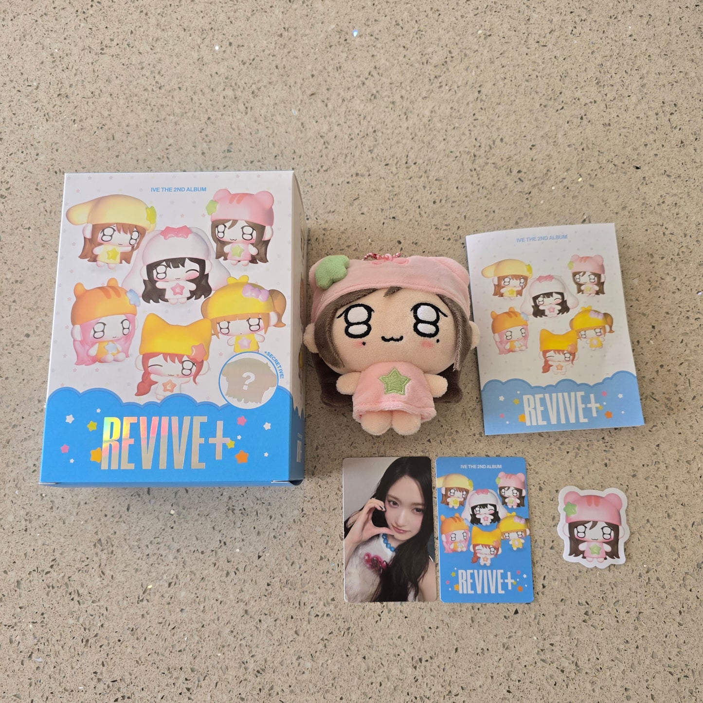 (OPENED) IVE - REVIVE+ (PETIT-IVE VER. - LEESEO)