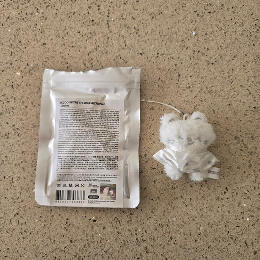 STRAY KIDS - RUN IT MD - SKZOO SECRET PLUSH MICRO (JINIRET WHITE VER.)