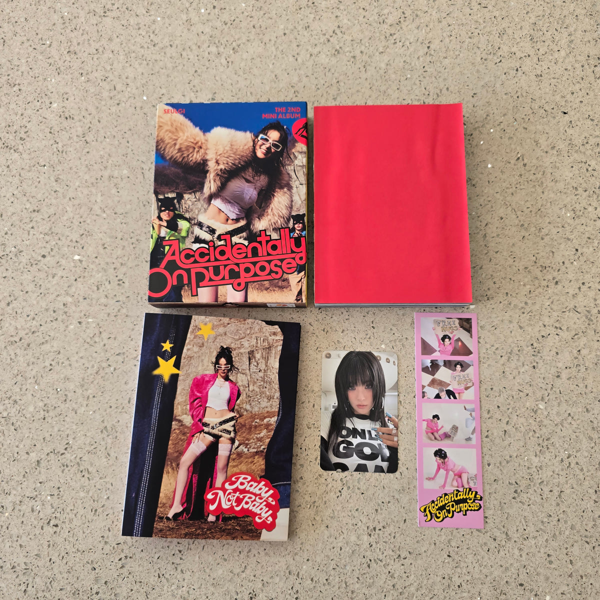 [OPENED] SEULGI - ACCIDENTALLY ON PURPOSE (MINI PHOTOBOOK VER.)