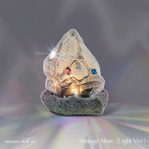 PRE-ORDER - NMIXX - STRANGE MUSE (LIGHT VER.)