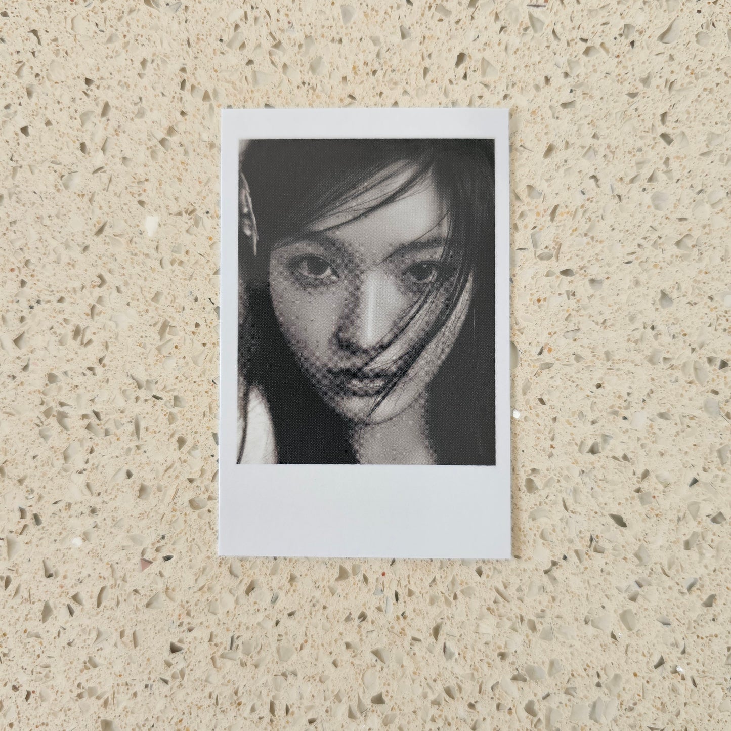 ILLIT - BOMB MUSIC KOREA POB PHOTOCARDS