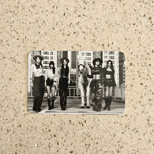 LE SSERAFIM - UNFORGIVEN MUSIC KOREA GROUP PHOTOCARD (VER 1.)