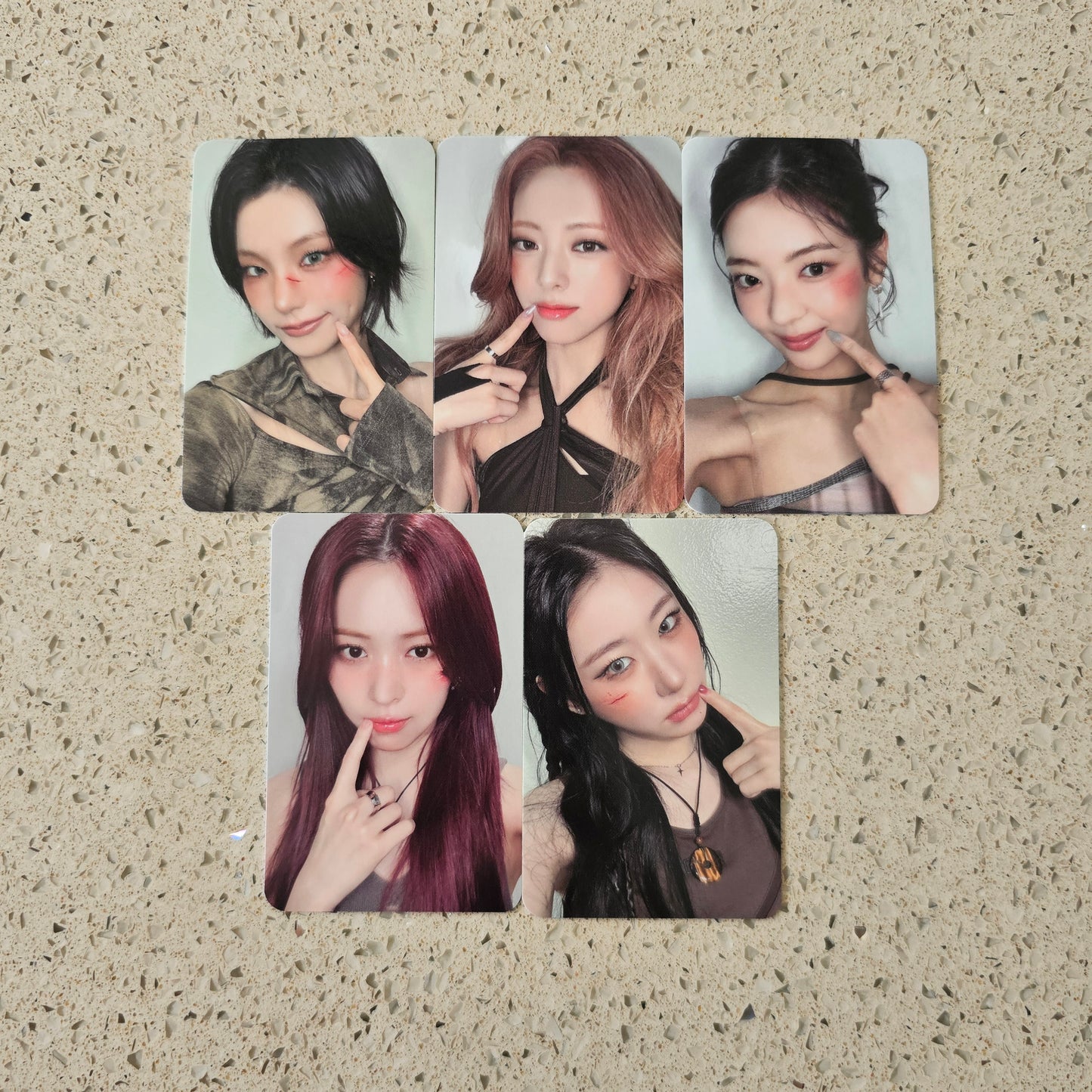 ITZY - GIRLS WILL BE GIRLS SPECIAL EDITION MUSIC KOREA POB PHOTOCARDS