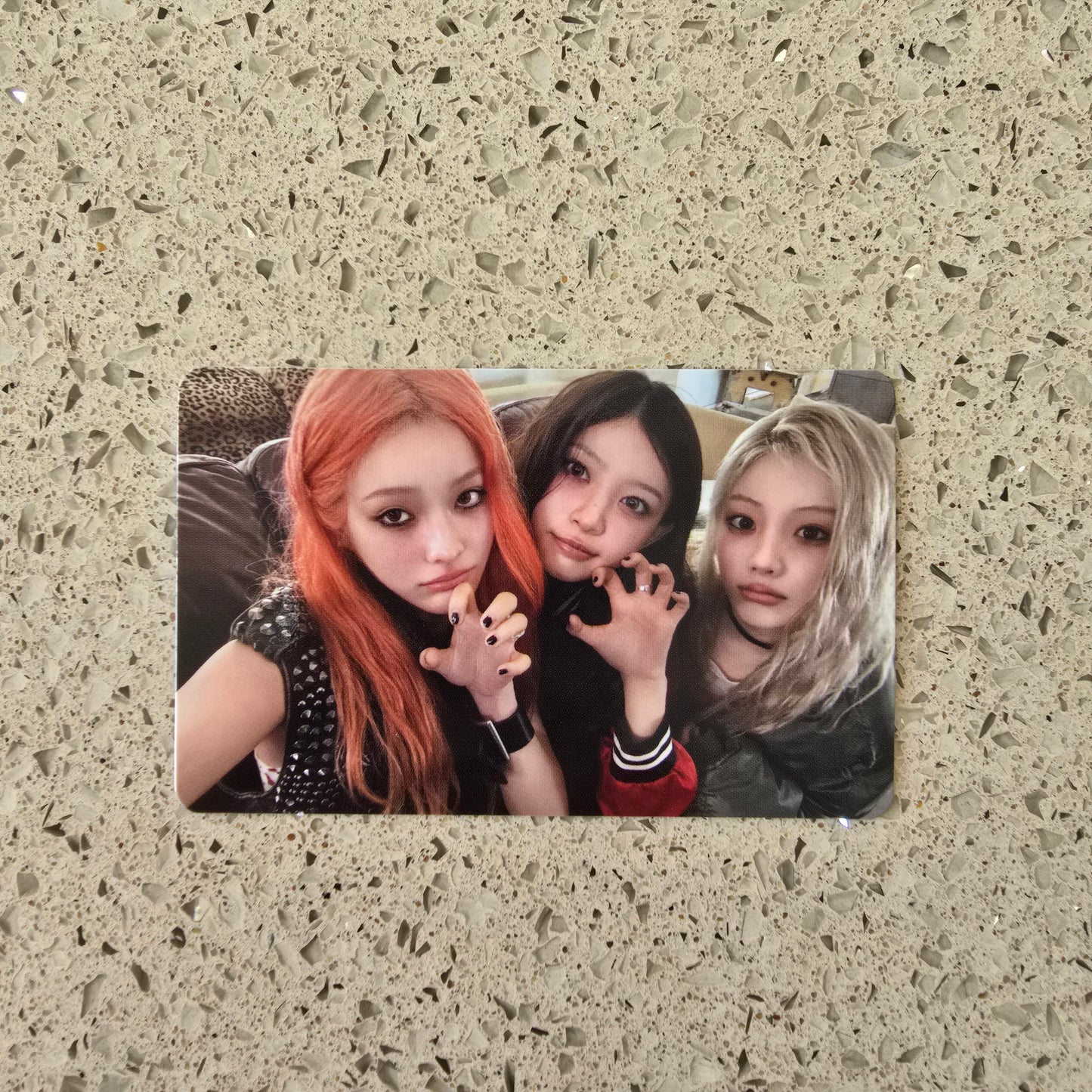ILLIT - MAMIHLAPINATAPAI WEVERSE POB PHOTOCARDS (UNIT VER.)