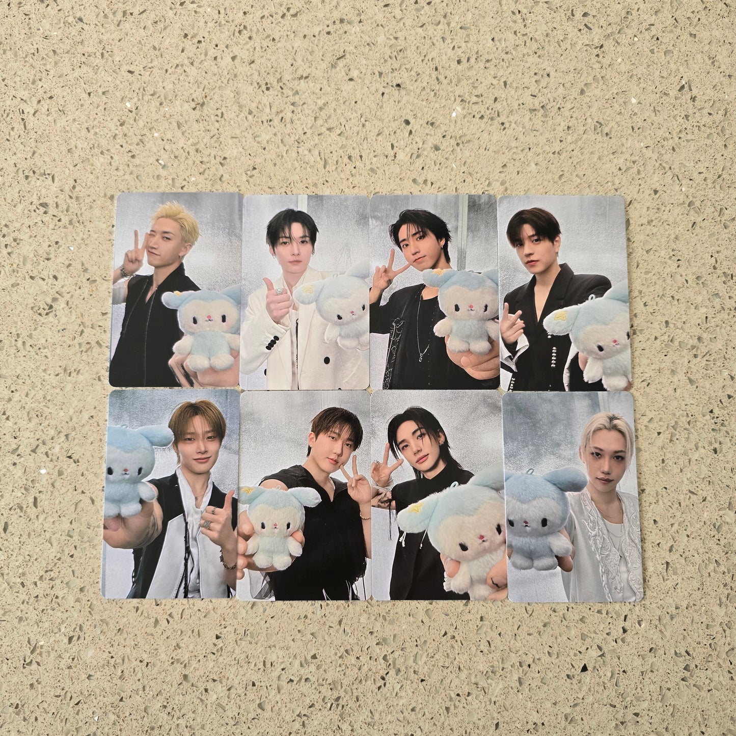 STRAY KIDS RUN IT OFFLINE POP-UP STORE PHOTOCARDS