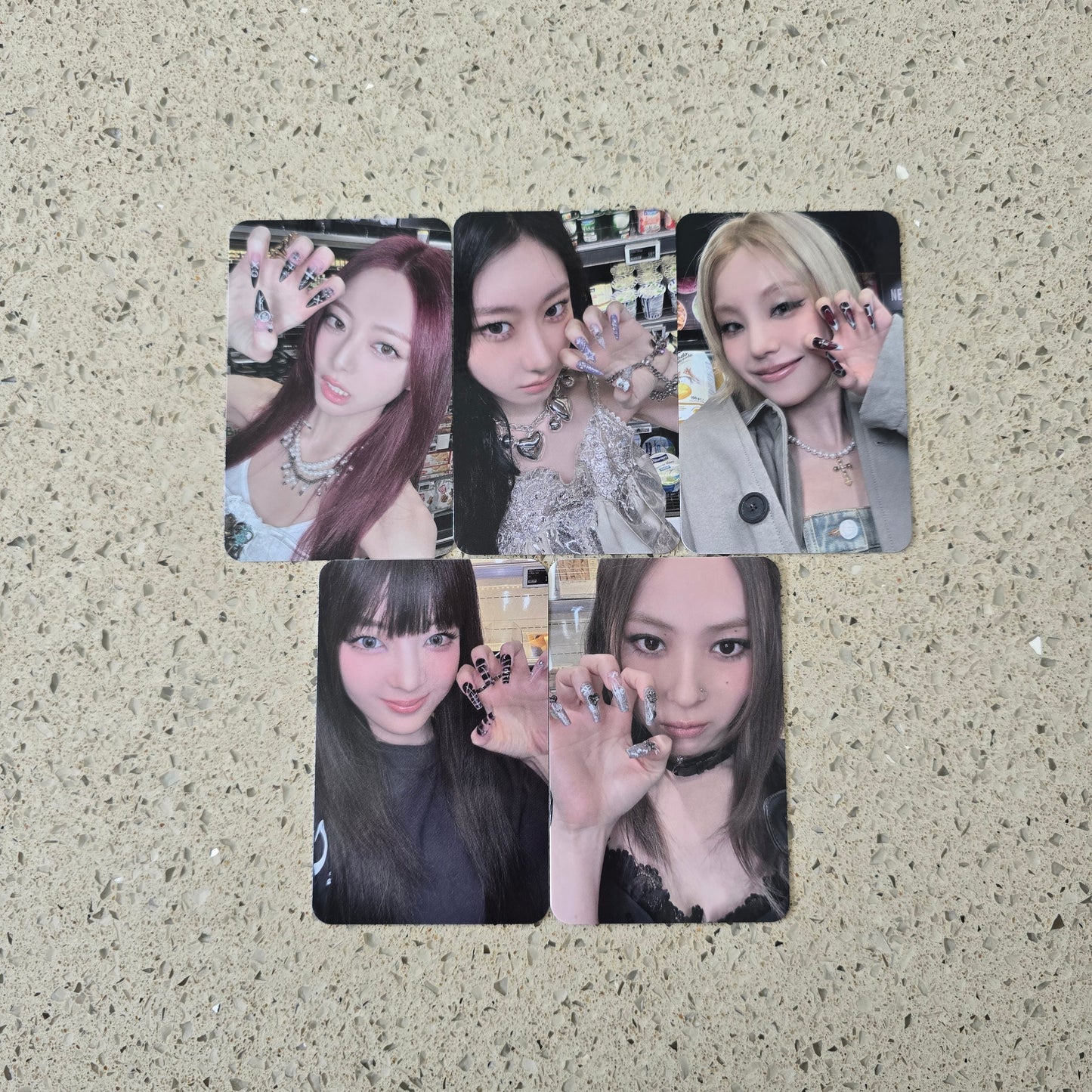 ITZY - TUNNEL VISION MUSIC KOREA POB PHOTOCARDS
