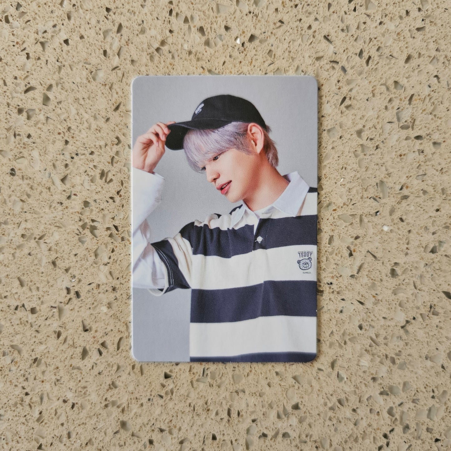 VICTON - TEDDY ISLAND PHOTOCARD (CHAN VER.)