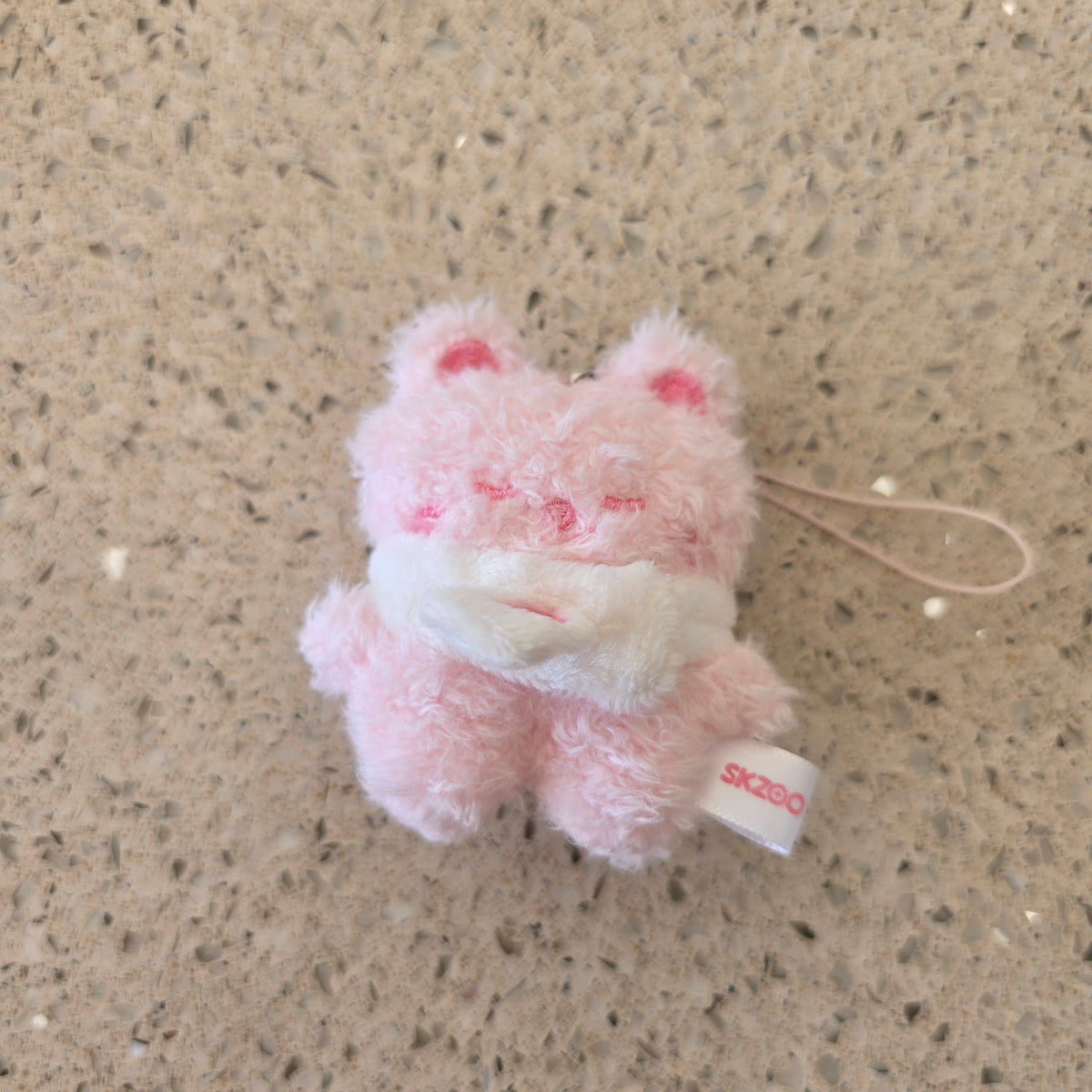 STRAY KIDS - STAY IN OUR LITTLE HOUSE MD (SKZOO PLUSH 10CM VER. - JINIRET STRAWBERRY VER.)