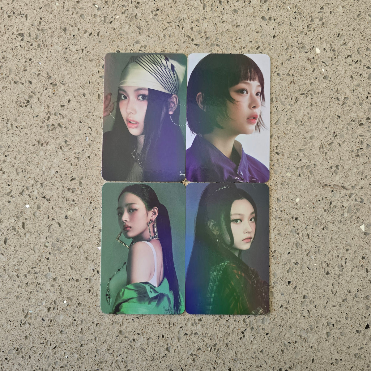 NEWJEANS - HOW SWEET ALADIN HOLOGRAPHIC PHOTOCARDS