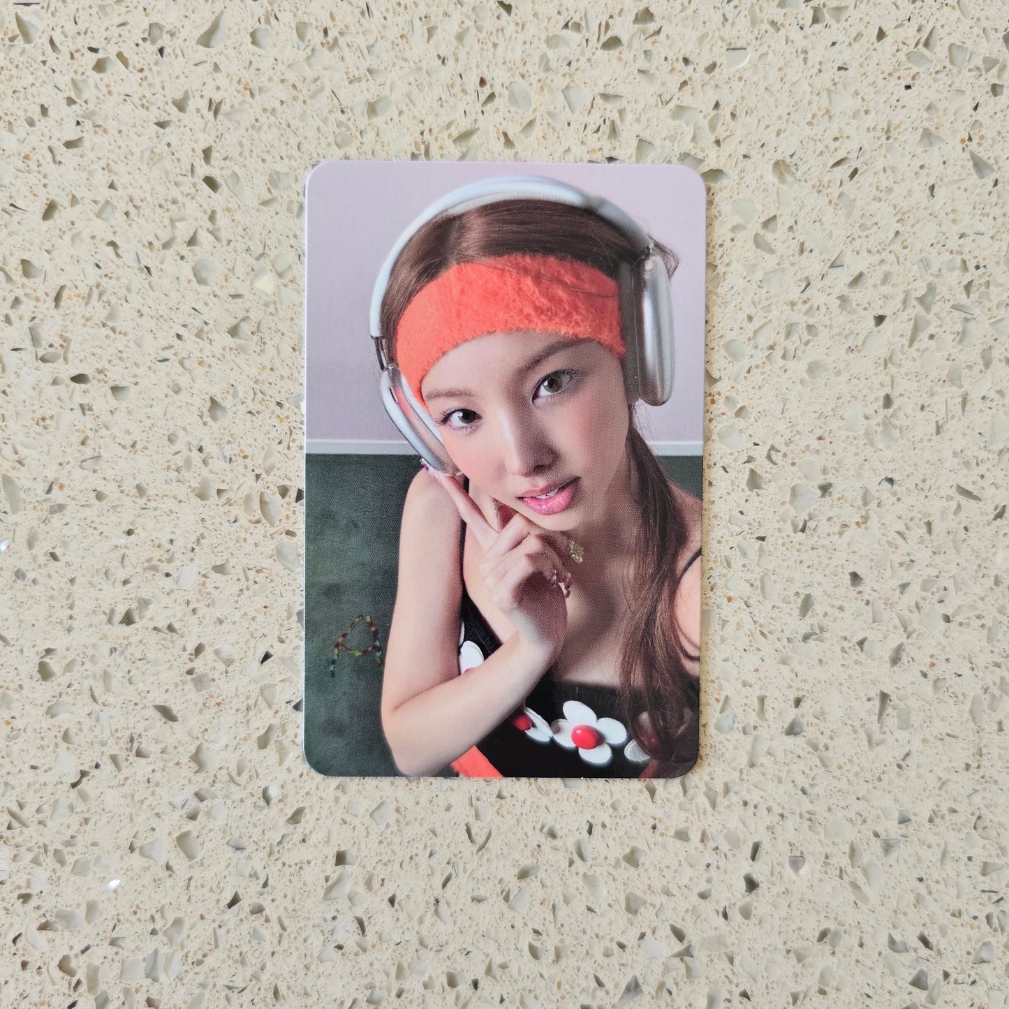 NAYEON - NA MUSIC KOREA POB PHOTOCARDS