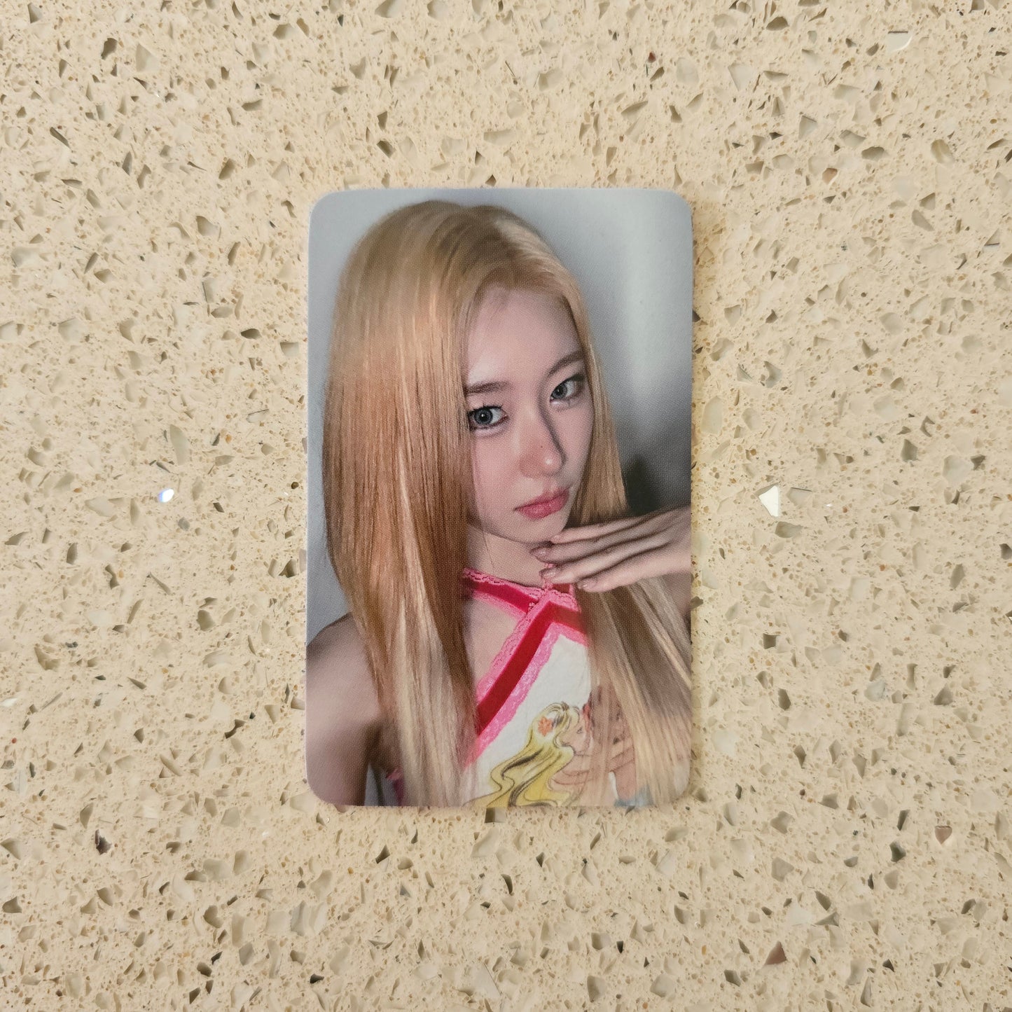 ITZY - GOLD JYP POB PHOTOCARDS