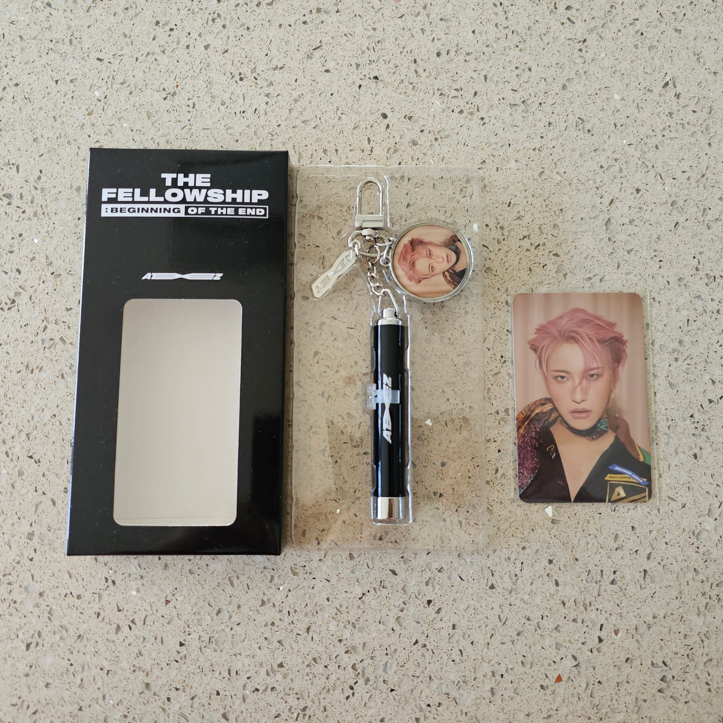 ATEEZ PROJECTION KEYRING & PHOTOCARD (SEONGHWA VER.)