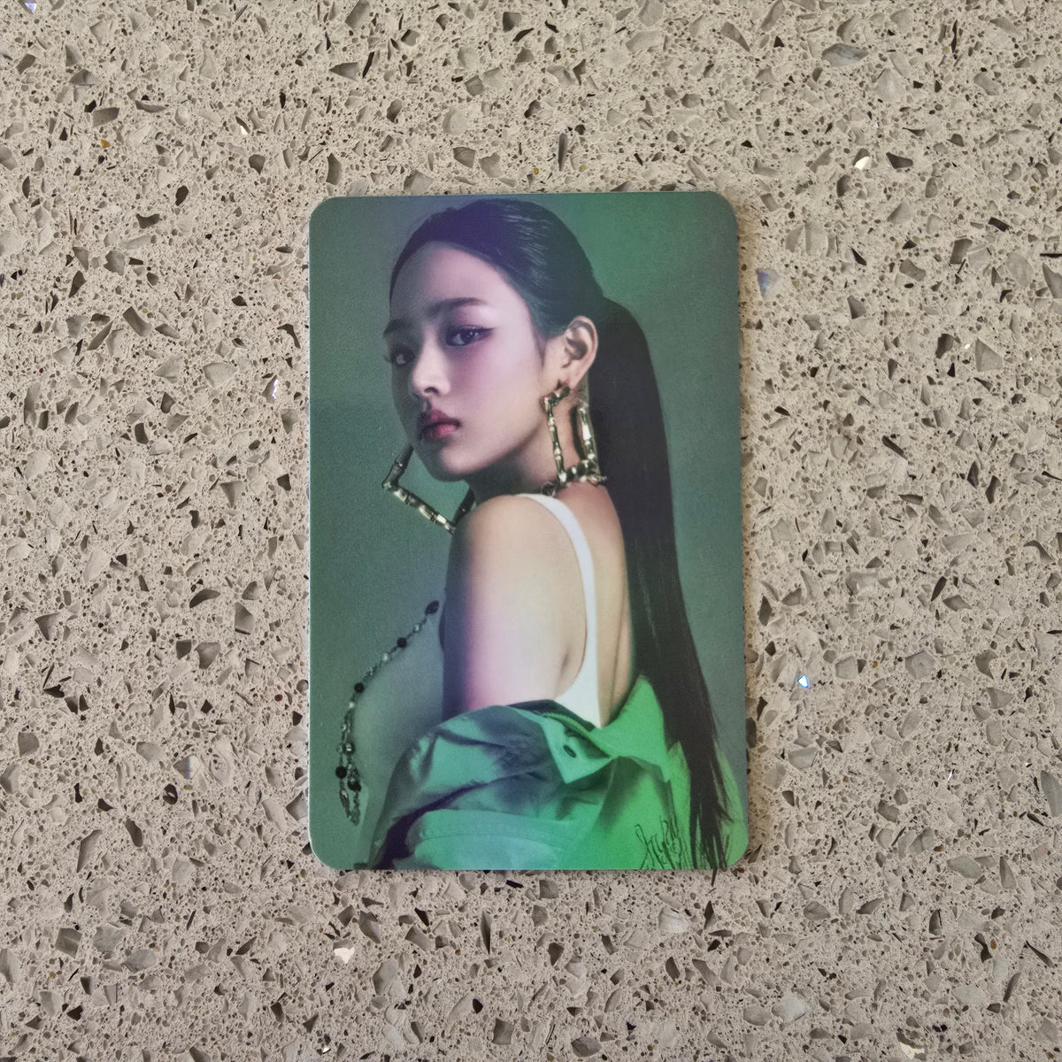 NEWJEANS - HOW SWEET ALADIN HOLOGRAPHIC PHOTOCARDS